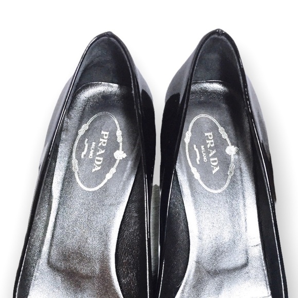 Prada patent leather pump with grosgrain bows Size 38.5 EU, in Original Box - Picture 11 of 12